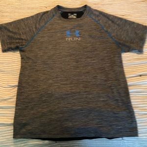 Grey Under Armour Heatgear T-shirt size large fitted